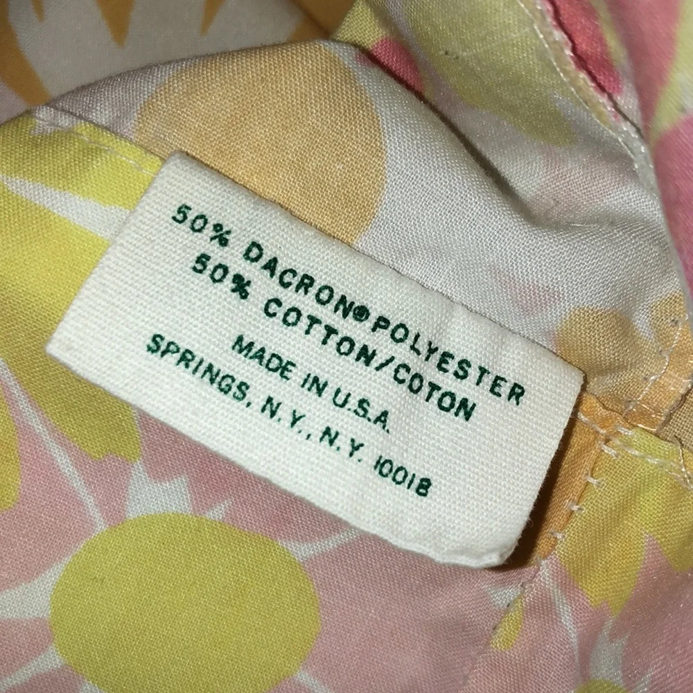 Pequot Floral Pillowcase Set 1970s Pink and Yellow Daisies Pequot Pillowcase